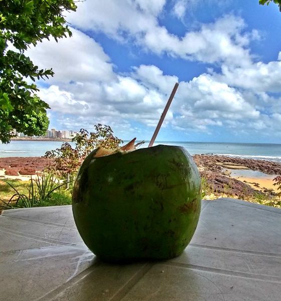 Água de coco chega a custar o dobro na Beira-Mar de Fortaleza