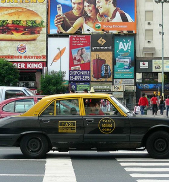 Nova lei: táxis e comércio na Argentina também devem aceitar cartão