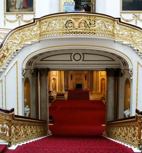 Palácio de Buckingham abre para visitas virtuais